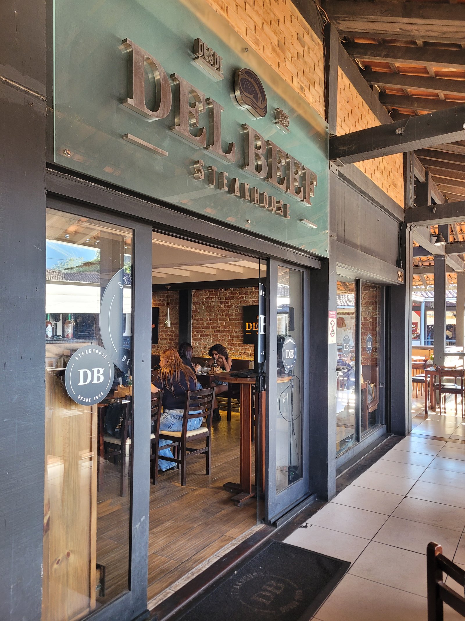 Del Beef Steakhouse